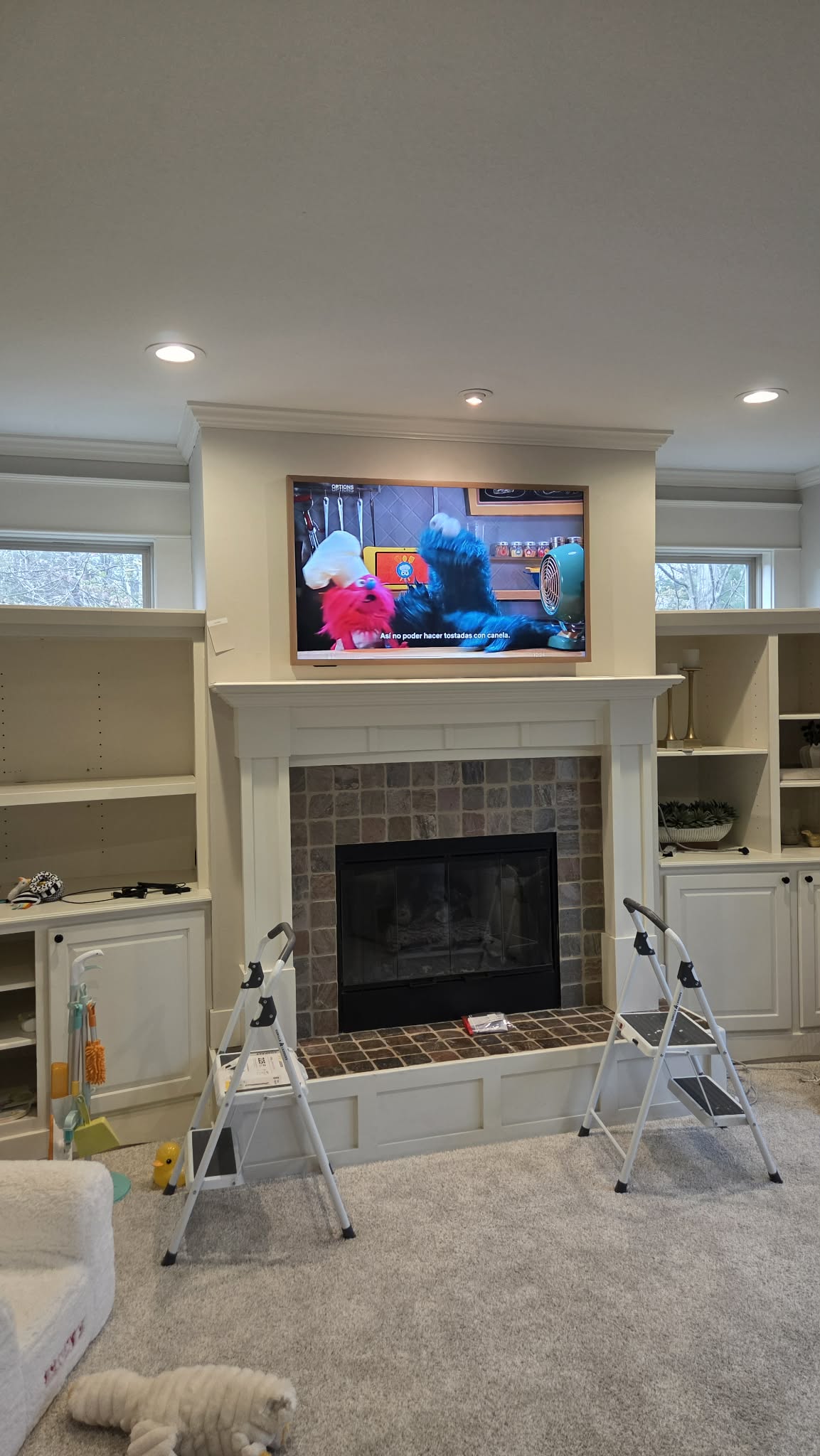 TV mounting service in Muskegon Michigan